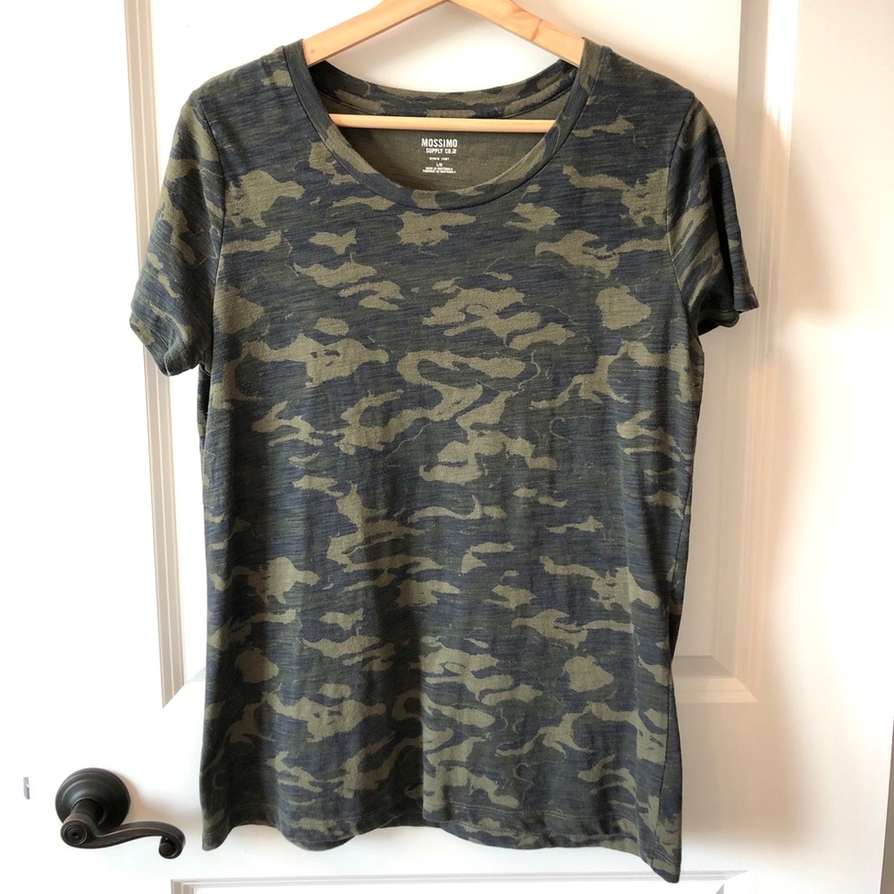 Target Mossimo Camo Tee Large
